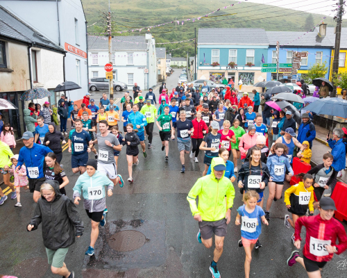 A great turn out in the rain for the Valery Edworthy Memorial run on Friday evening at the Cahersiveen Festival with all proceeds going to Cahersiveen Community Games in memory Mary Clifford.